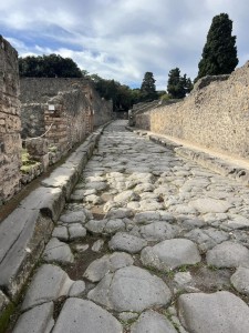 Pompeii-walkway